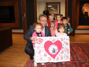 Başkan Hançerli minik öğrencilerini ağırladı