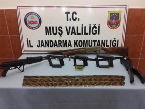 Muş’ta silah ve mühimmat ele geçirildi