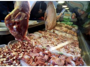 Kanatlı et fiyatları düşmeyince vatandaş balığa yöneldi