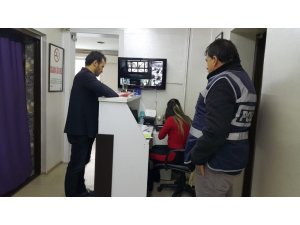 Masaj salonlarına baskın
