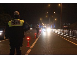 Bingöl polisi gece uygulamasıyla sürücüleri uyardı