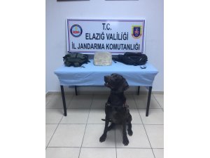 Afganistanlı şüpheli 2 kilo esrarla yakalandı