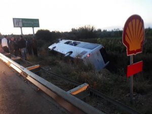 Antalya’da otel personel servisi kanala uçtu: 14 yaralı