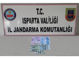‘Hesabındaki paradan parmak izi alacağız’ deyip, dolandırdılar