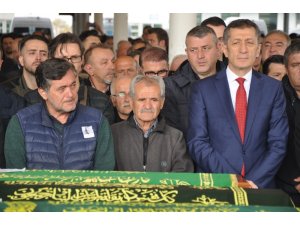 Kansere yenik düşen genç öğretmen son yolculuğuna uğurlandı