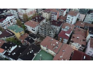 Tuzla’da 2 katı çöken bina havadan görüntülendi