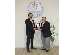 Bulu’ya teşekkür plaketi