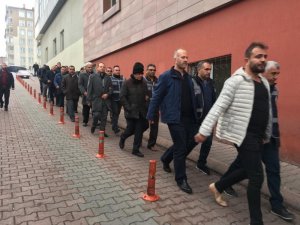 FETÖ’den gözaltına alınan 11 iş adamı adliyede