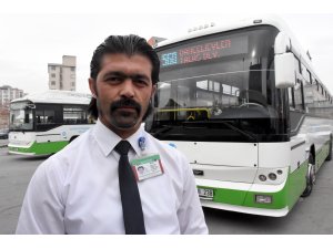 Fenalaşan genci halk otobüsüyle hastaneye götürdü