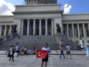 MSKÜ öğrencisi Küba’dan birincilikle döndü