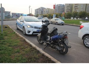 Devrilen motosikletin sürücüsü yaralandı