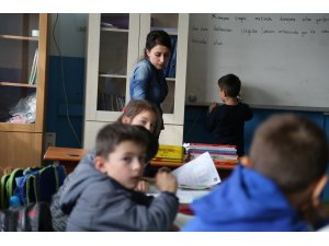 Arzu öğretmen hasta öğrencisini yalnız bırakmadı