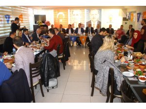 Edremit AK Parti’den aday adaylarına kahvaltı