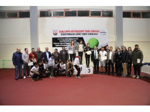 24 Kasım Öğretmenler Günü dolayısıyla tenis turnuvası düzenlendi