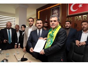 AK Partinin Şanlıurfa adayı Zeynel Abidin Beyazgül oldu