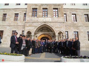 Divriği heyeti, Vali Ayhan'ı ziyaret etti