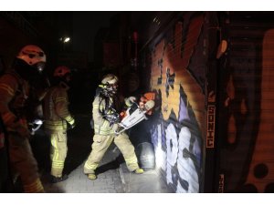 Beyoğlu’nda iş yeri yangını