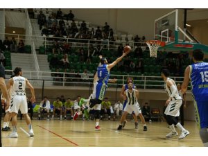 Denizli Basket Bornova Belediyespor’u farklı geçti