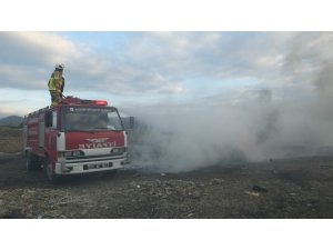 Burhaniye’de çöplük yangını korkuttu