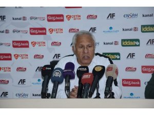 Hüseyin Kalpar: “Denizlispor’un çıkışını durdurmak istemiştik”