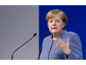 Merkel: "İngiltere’nin AB’den ayrılması trajik bir durumdur"