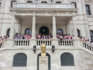 "Minik Yiğidolar Takımına Sahip Çıkıyor"