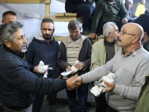 Güvercin sevdası arabasını sattırdı