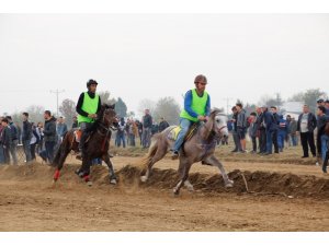 Ödemiş’te rahvan at yarışları yapıldı