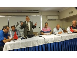 Zeytin üreticileri yağ fiyatlarının düşüklüğünden şikayetçi