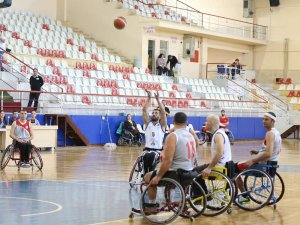 Pamukkale Belediyespor Tekerlekli Sandalye Basketbol 2’de 2 yaptı