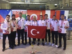 Sürat patenciler madalyaları topladı