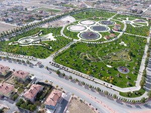 Karatay Belediyesinin parkları baharı yüz bin çiçekle karşılayacak