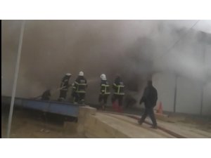 İş yerinde çıkan yangın paniğe neden oldu