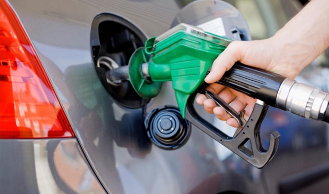 Benzin ve motorinde bir indirim daha!