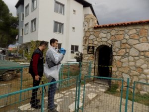 Pazarcı yaşlı adam tuvalette hayatını kaybetti