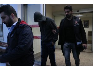 FETÖ’nün askeri mahrem yapılanmasına şafak operasyonu: 26 gözaltı