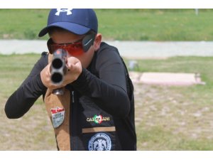 12 yaşındaki Ege, trap atışlarında şampiyon oldu