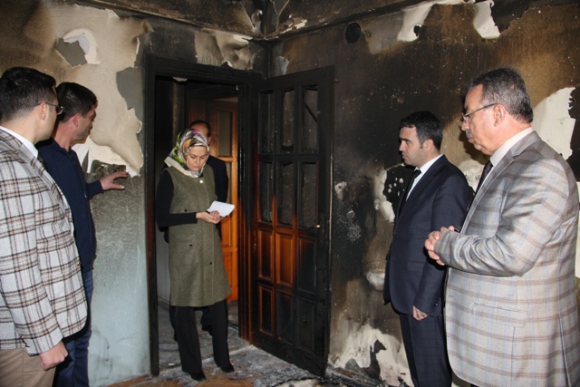 Karatay Belediyesi evi yanan aileleri yalnız bırakmıyor