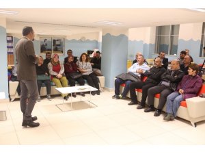 Kepez’in sporcularına eğitim semineri