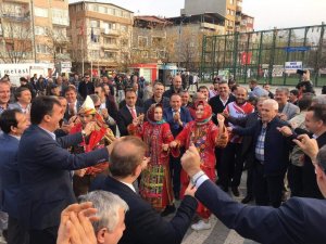 Ak Parti ve CHP’li başkanlar karşılıklı çiftetelli oynadı