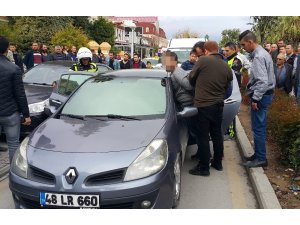 Milas’ta ‘dur’ ihtarına uymayan sürücü ortalığı birbirine kattı