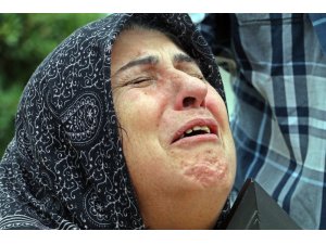 Oğlunun kazada öldüğü yola ilk kez gelen annenin acı feryadı