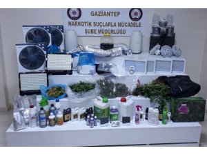 Odada uyuşturucu yetiştirenlere polis darbesi