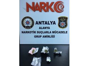 Alanya’da uyuşturucu taciri tutuklandı