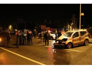 Bolu’da kamyonetle minibüs çarpıştı: 3 yaralı