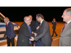 Gümrükçüoğlu’na coşkulu karşılama