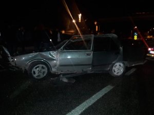 Gürün’de trafik kazası 2 yaralı
