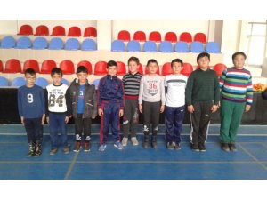 Aslanapa’da geleceğin güreşçileri
