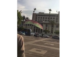 Paraşütçü böyle yere çakıldı