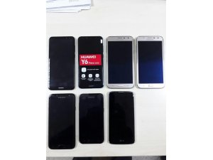 Van’da cep telefonu kaçakçılığı
